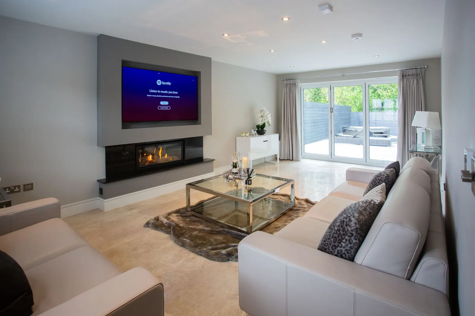 Illustrative stock image for an example listing: Main living area of 3-Bedroom Duplex in Koşuyolu