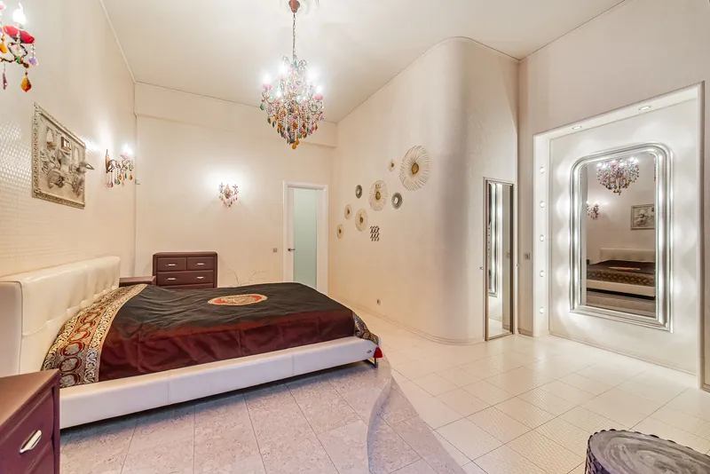 Illustrative stock image for an example listing: Primary bedroom of 3-Bedroom Duplex in Koşuyolu
