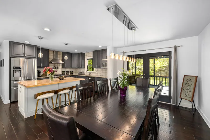 Illustrative stock image for an example listing: Kitchen and dining area of 3-Bedroom Duplex in Koşuyolu