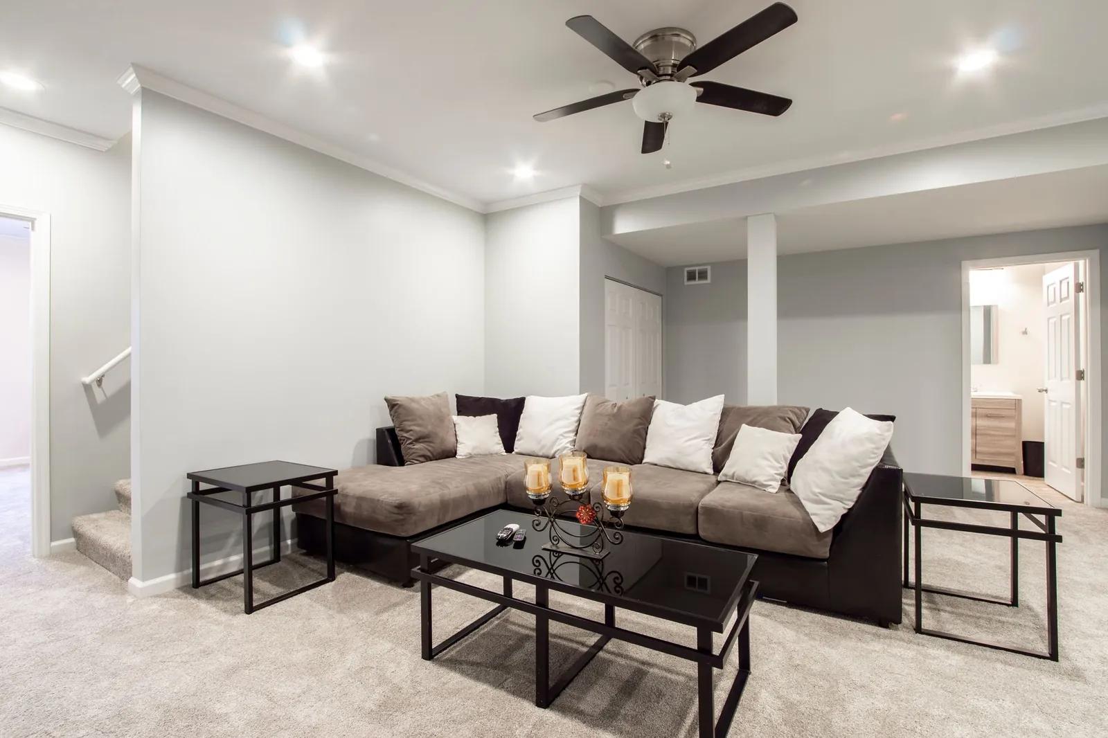 Illustrative stock image for an example listing: Main living area of 3-Bedroom Apartment in Acıbadem