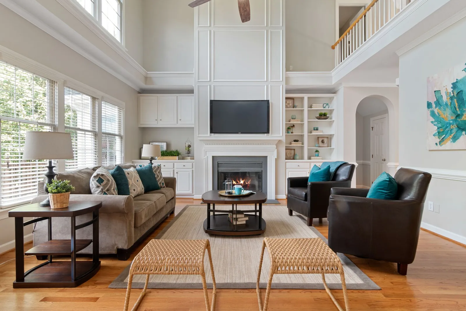 Illustrative stock image for an example listing: Main living area of 4-Bedroom Apartment in Yeşilköy