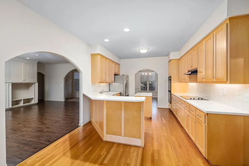 Illustrative stock image for an example listing: Kitchen and dining area of 2-Bedroom Apartment in Gürpınar